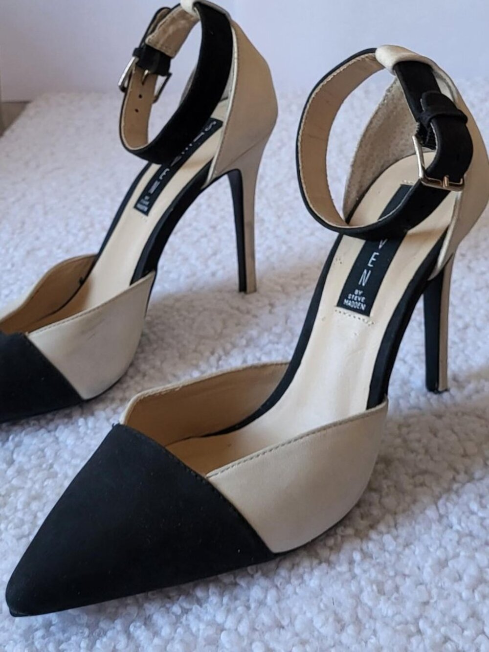 STEVEN by STEVE MADDEN 4" BLACK-WINTER WHITE TWO TONE HEELS - SIZE 7 - NWOT - Picture 2 of 10